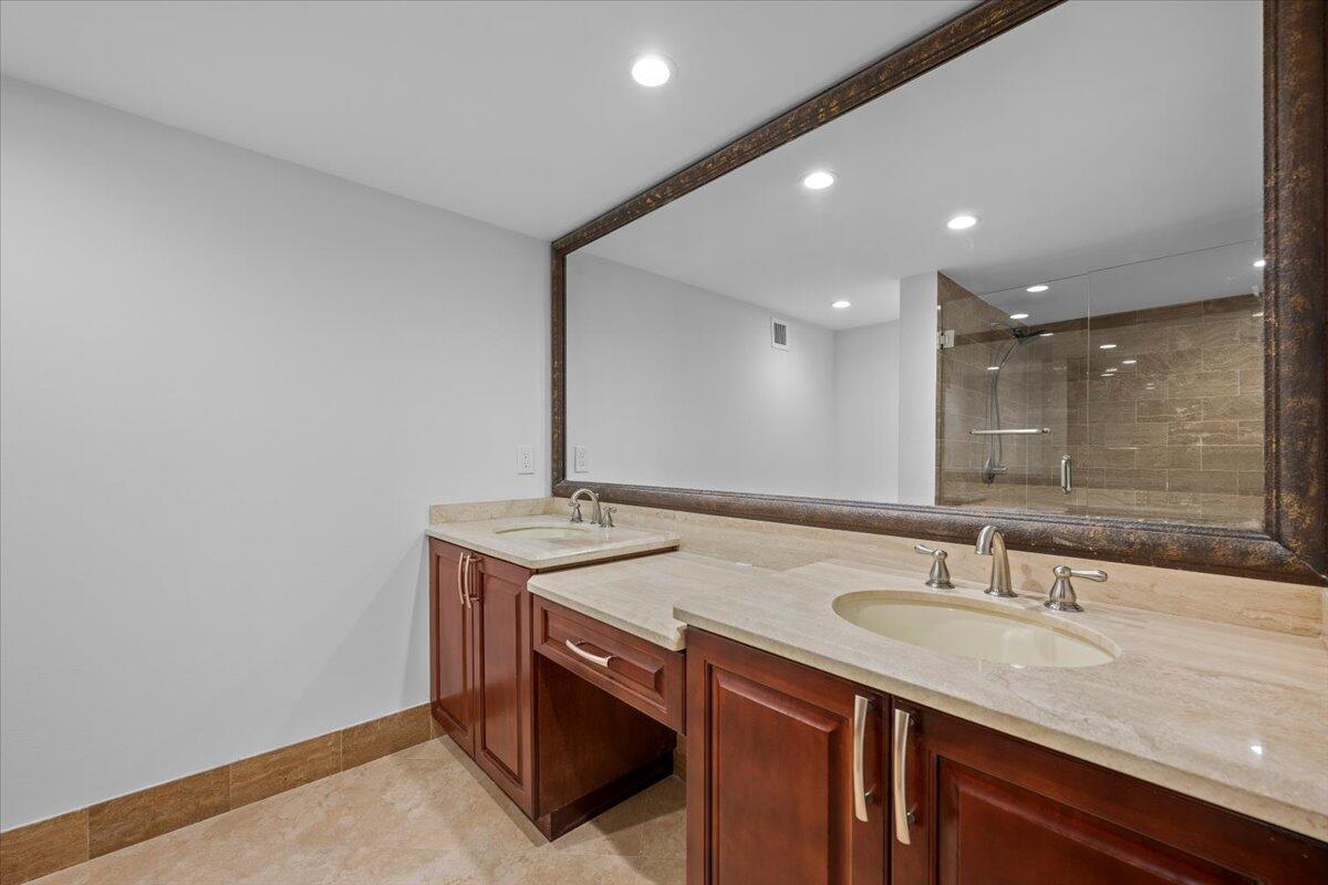 OCEAN TOWERS CONDO - Residential