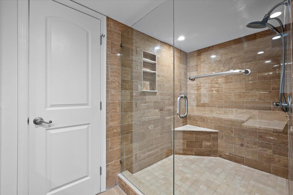 OCEAN TOWERS CONDO - Residential