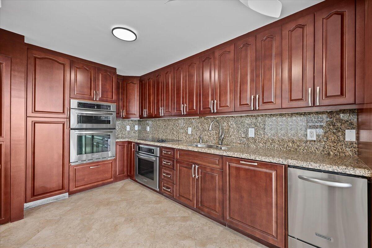 OCEAN TOWERS CONDO - Residential