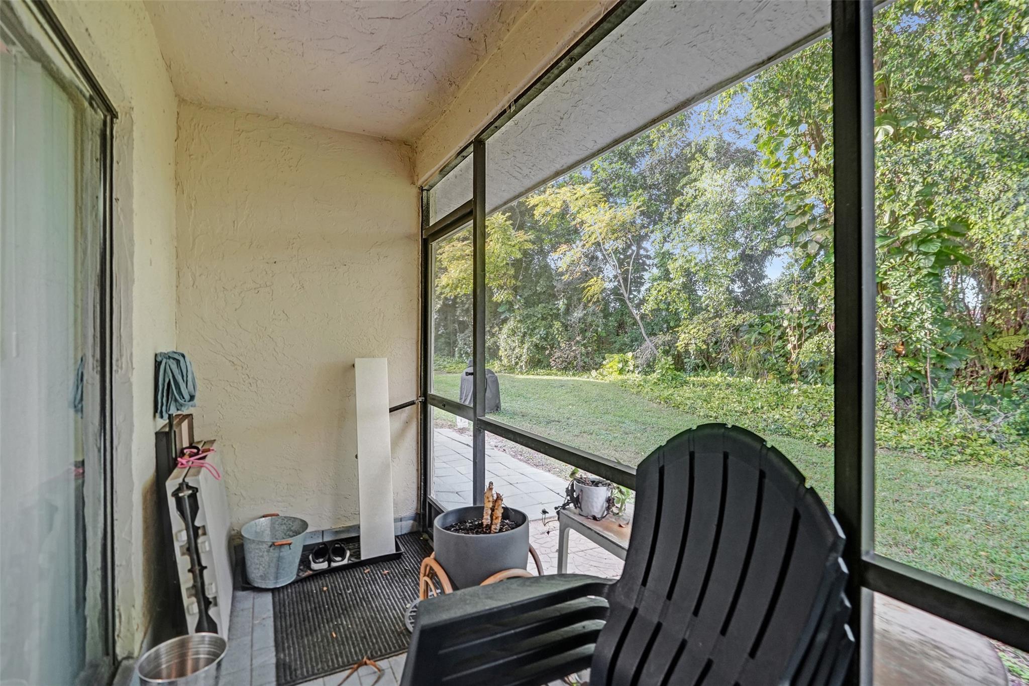 Oakwood On The Green Cond - Residential Lease