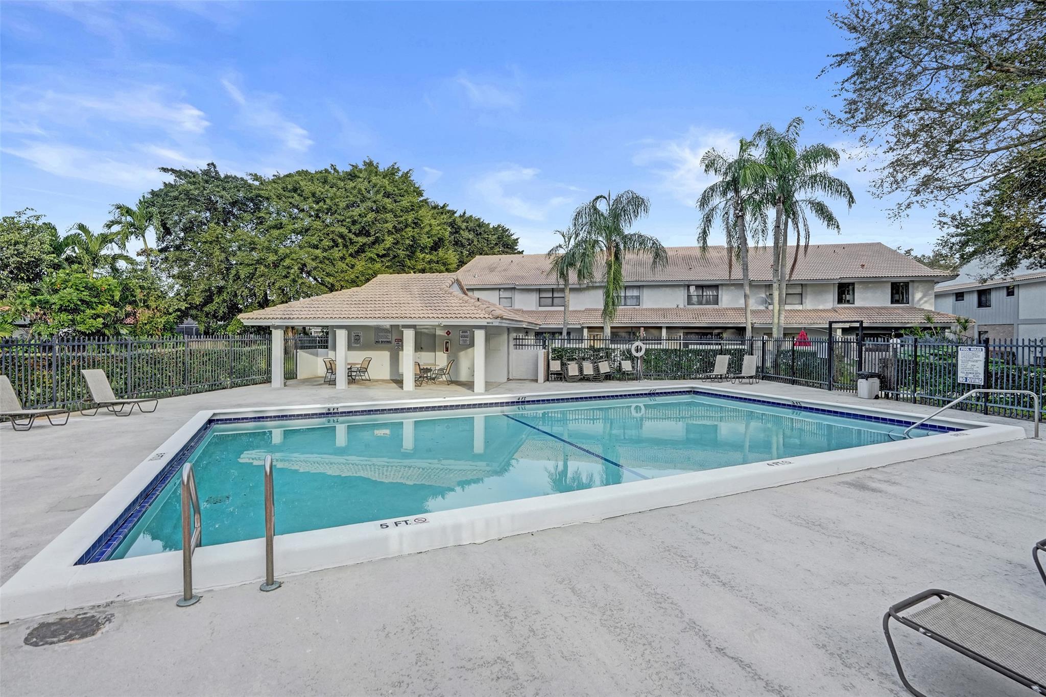 Oakwood On The Green Cond - Residential Lease