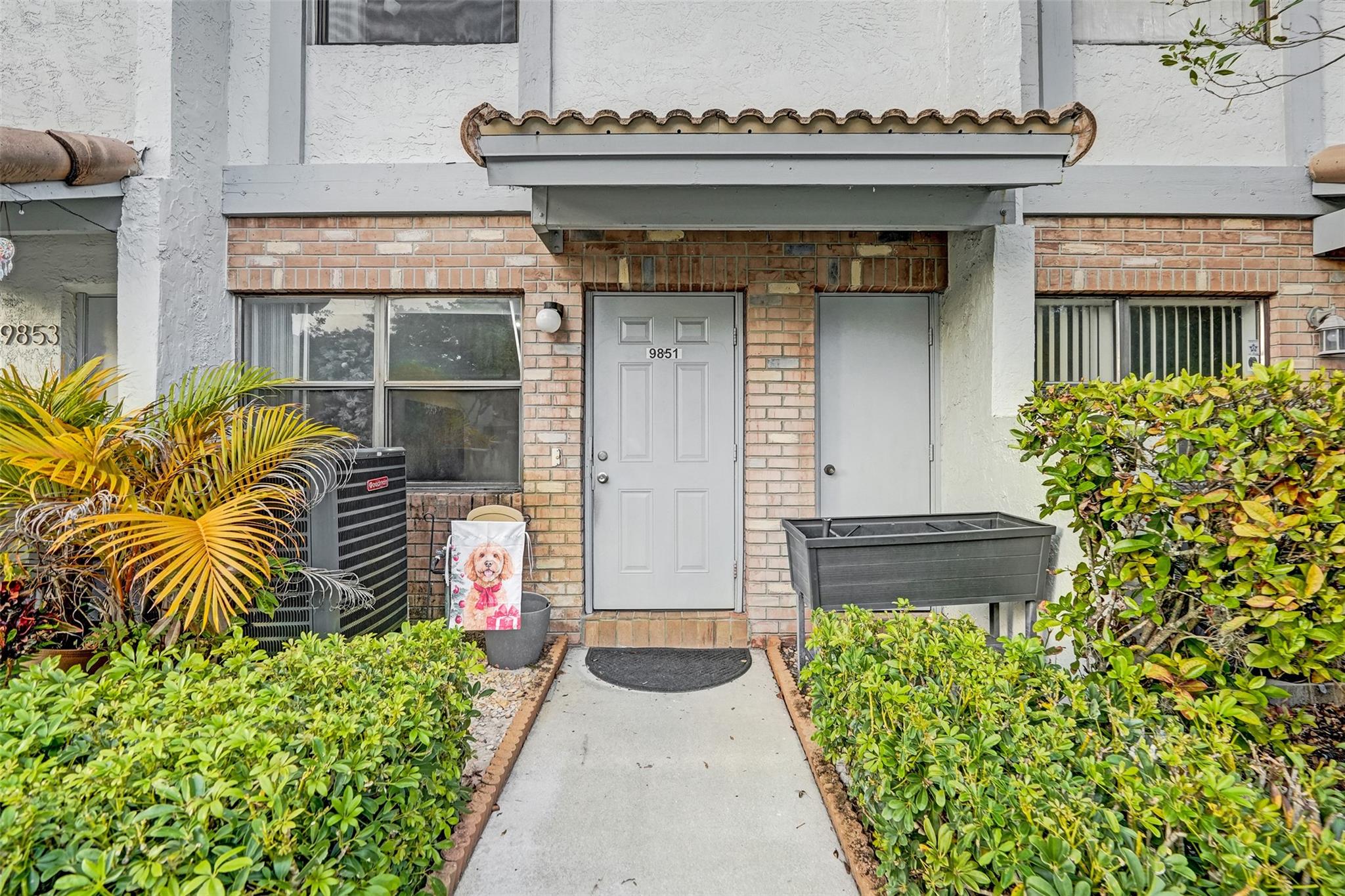 Oakwood On The Green Cond - Residential Lease