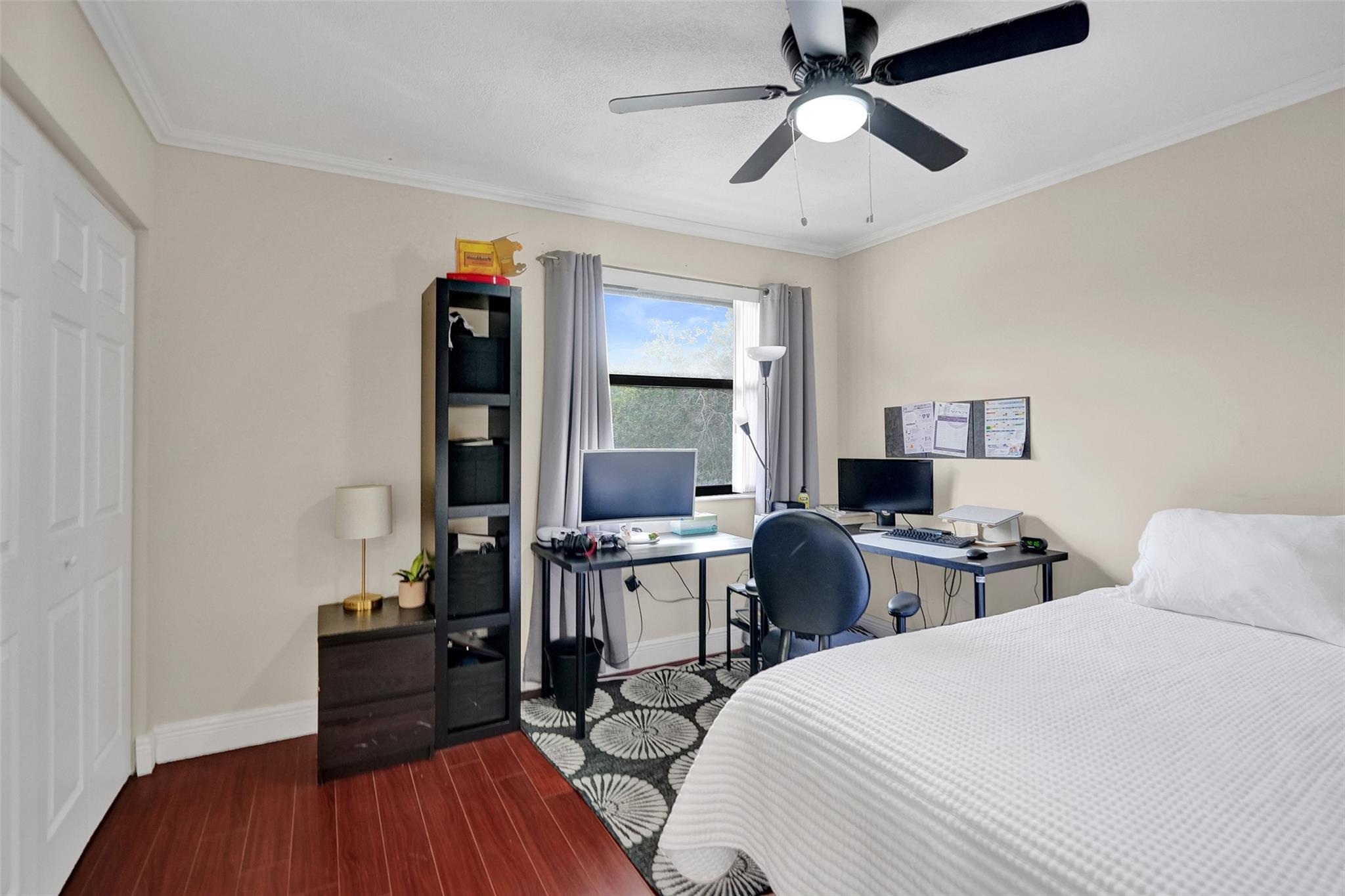 Oakwood On The Green Cond - Residential Lease