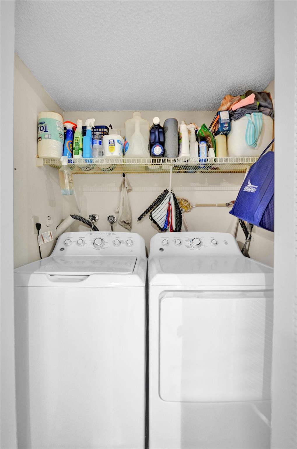 Oakwood On The Green Cond - Residential Lease