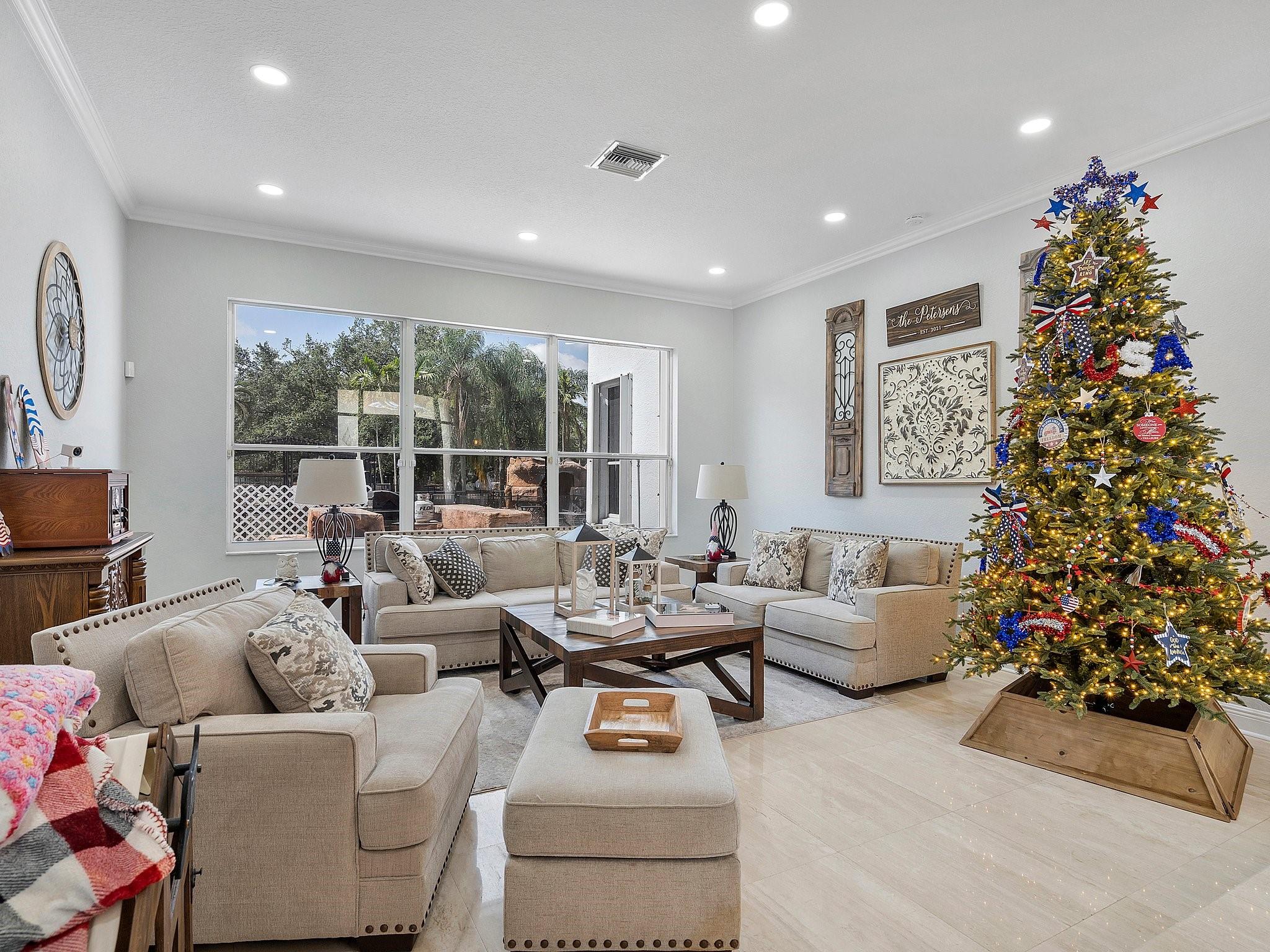 Shauna Leigh 155-23 B - Residential