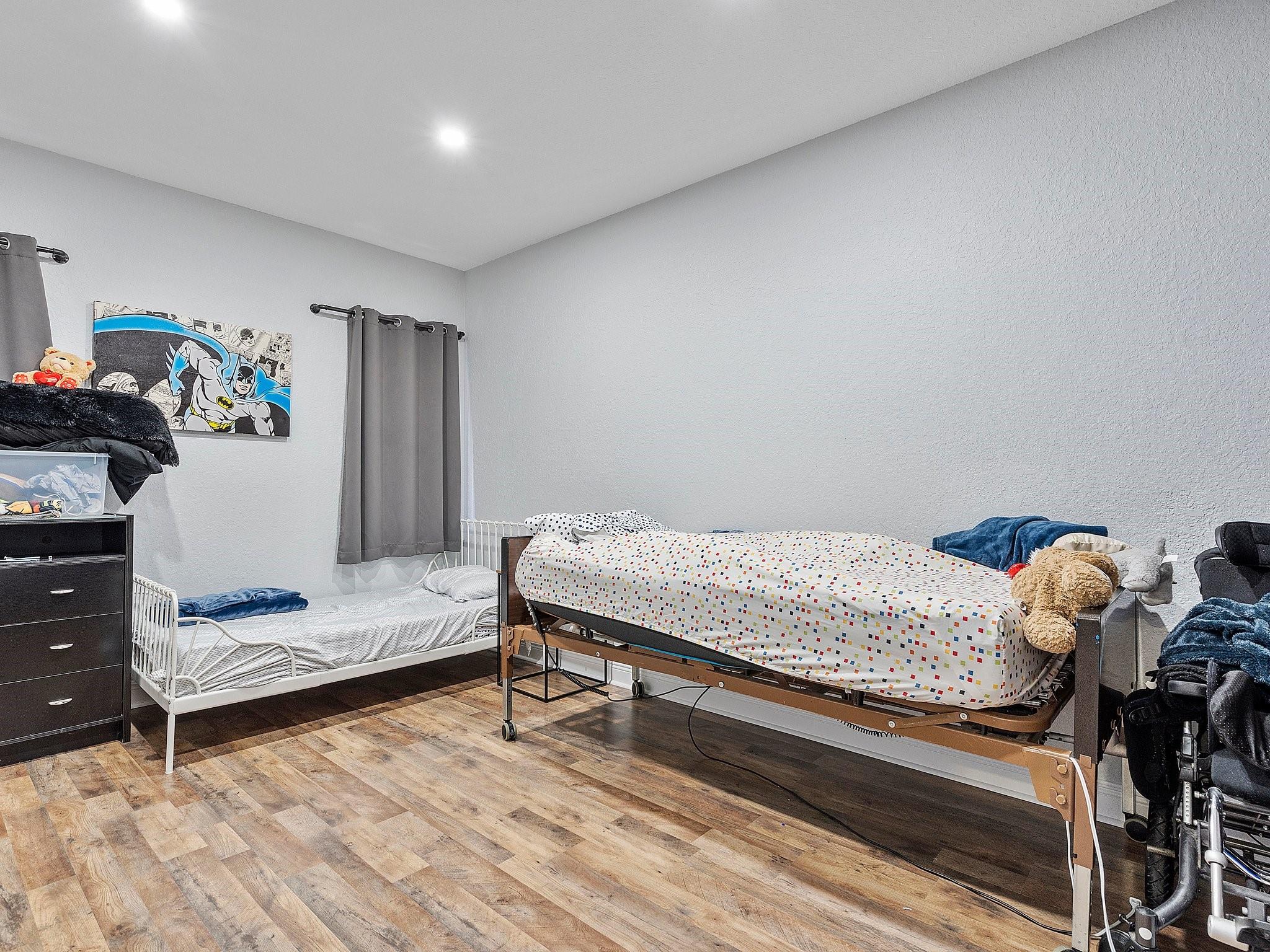 Shauna Leigh 155-23 B - Residential