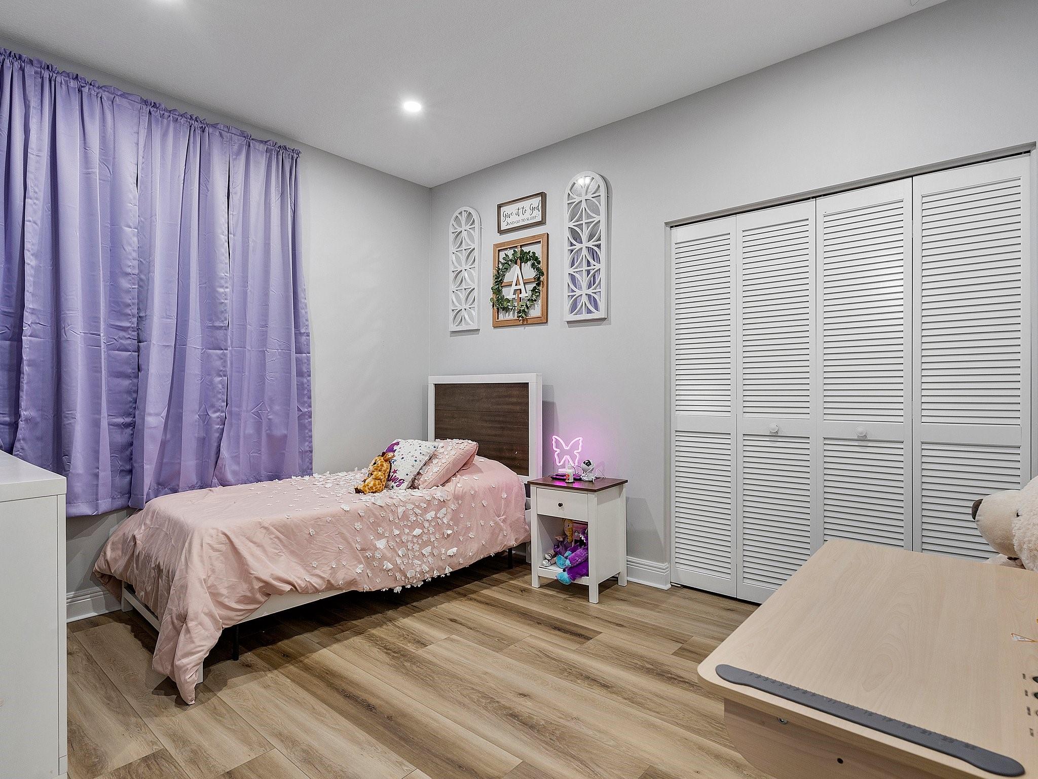 Shauna Leigh 155-23 B - Residential