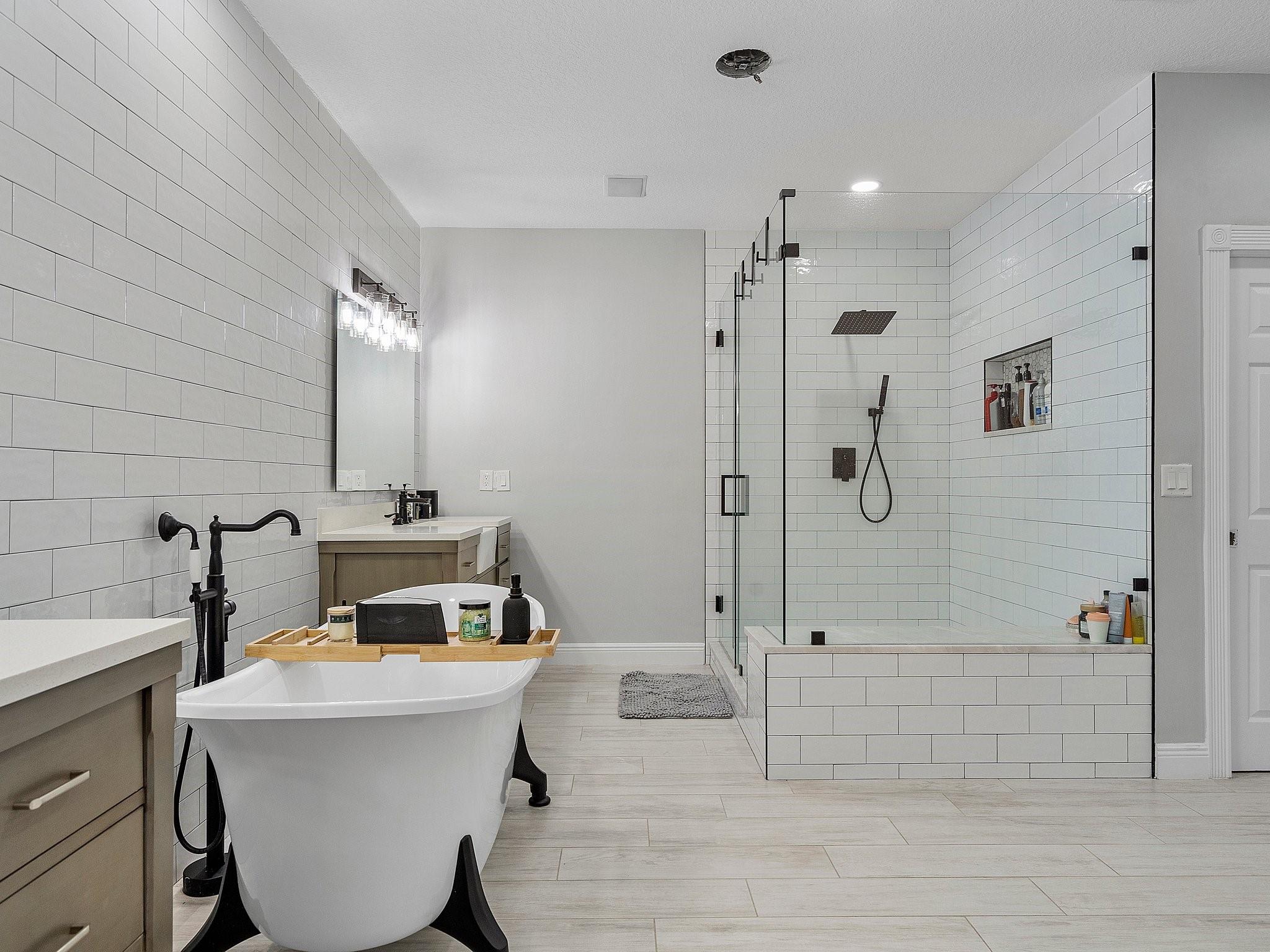 Shauna Leigh 155-23 B - Residential