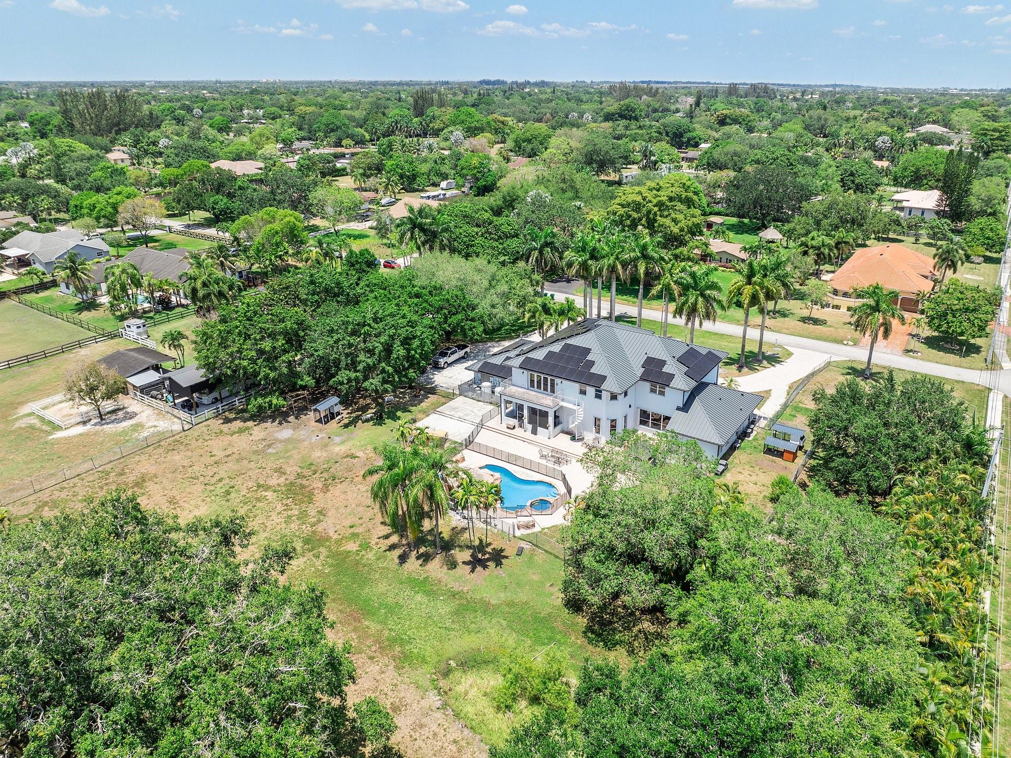 Shauna Leigh 155-23 B - Residential