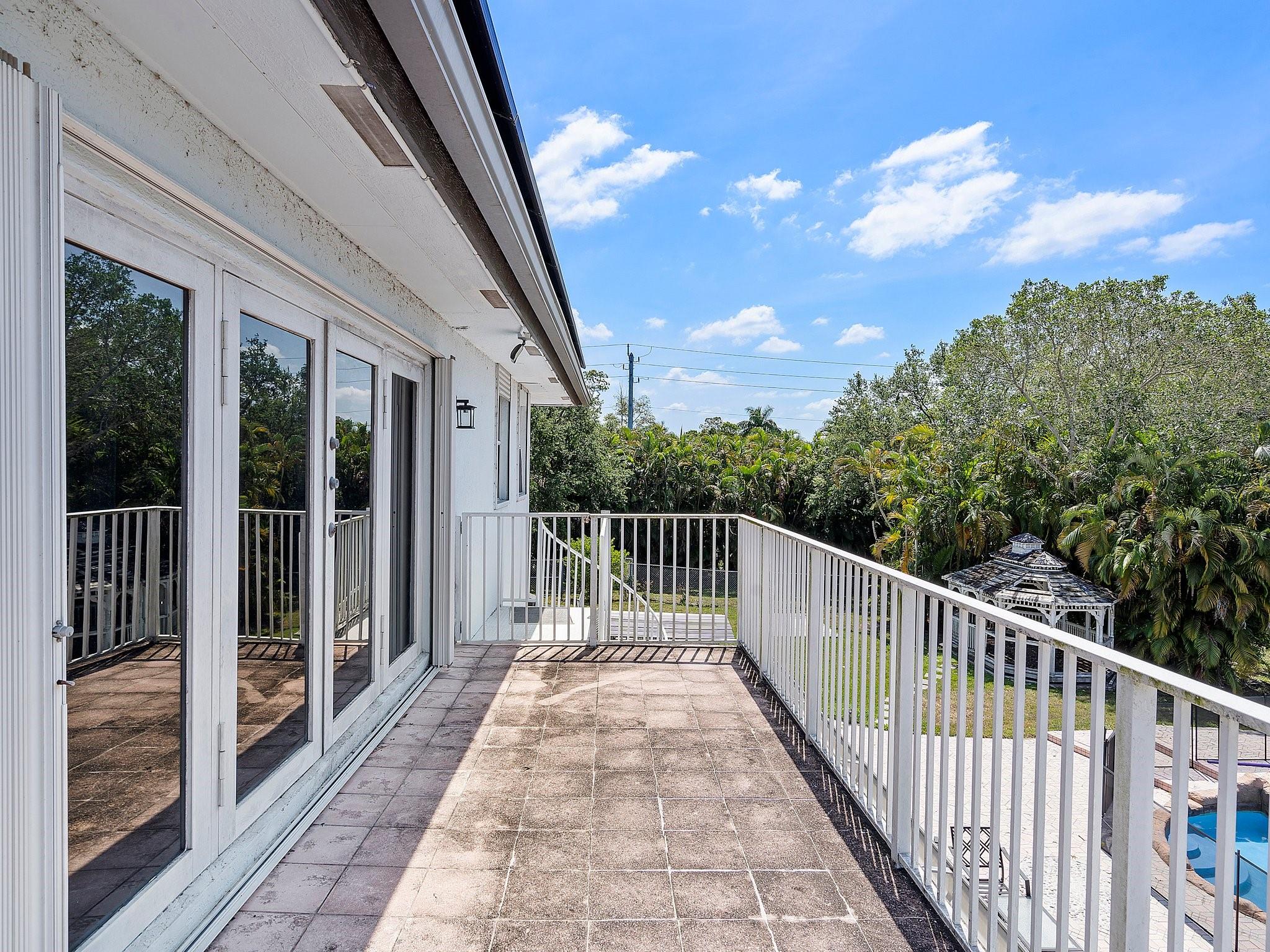 Shauna Leigh 155-23 B - Residential