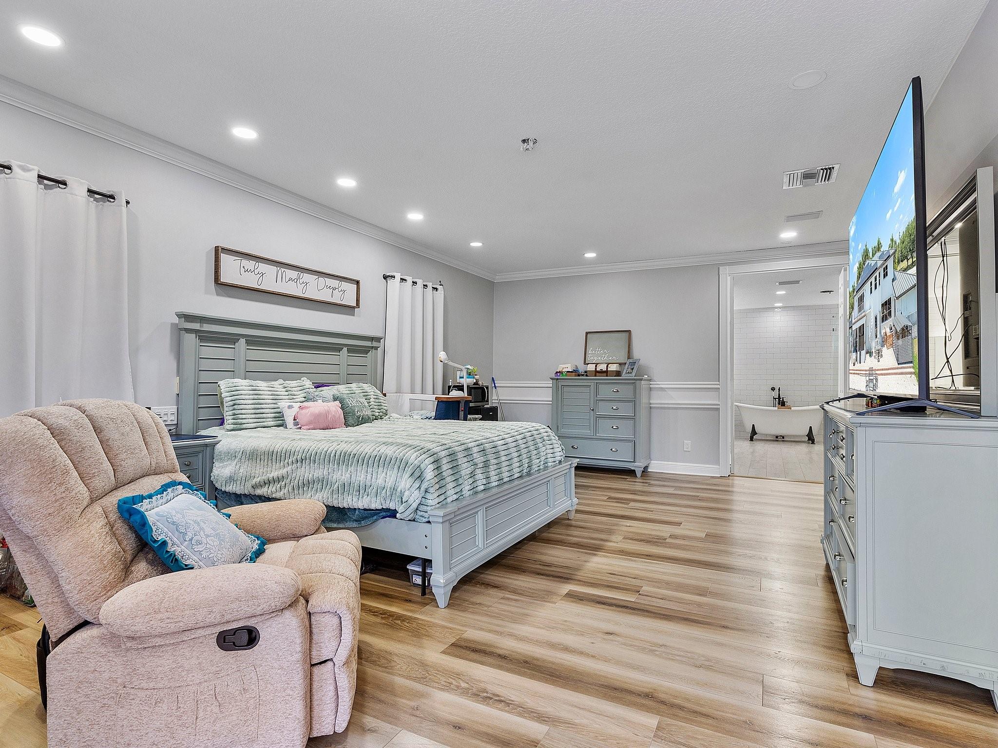 Shauna Leigh 155-23 B - Residential