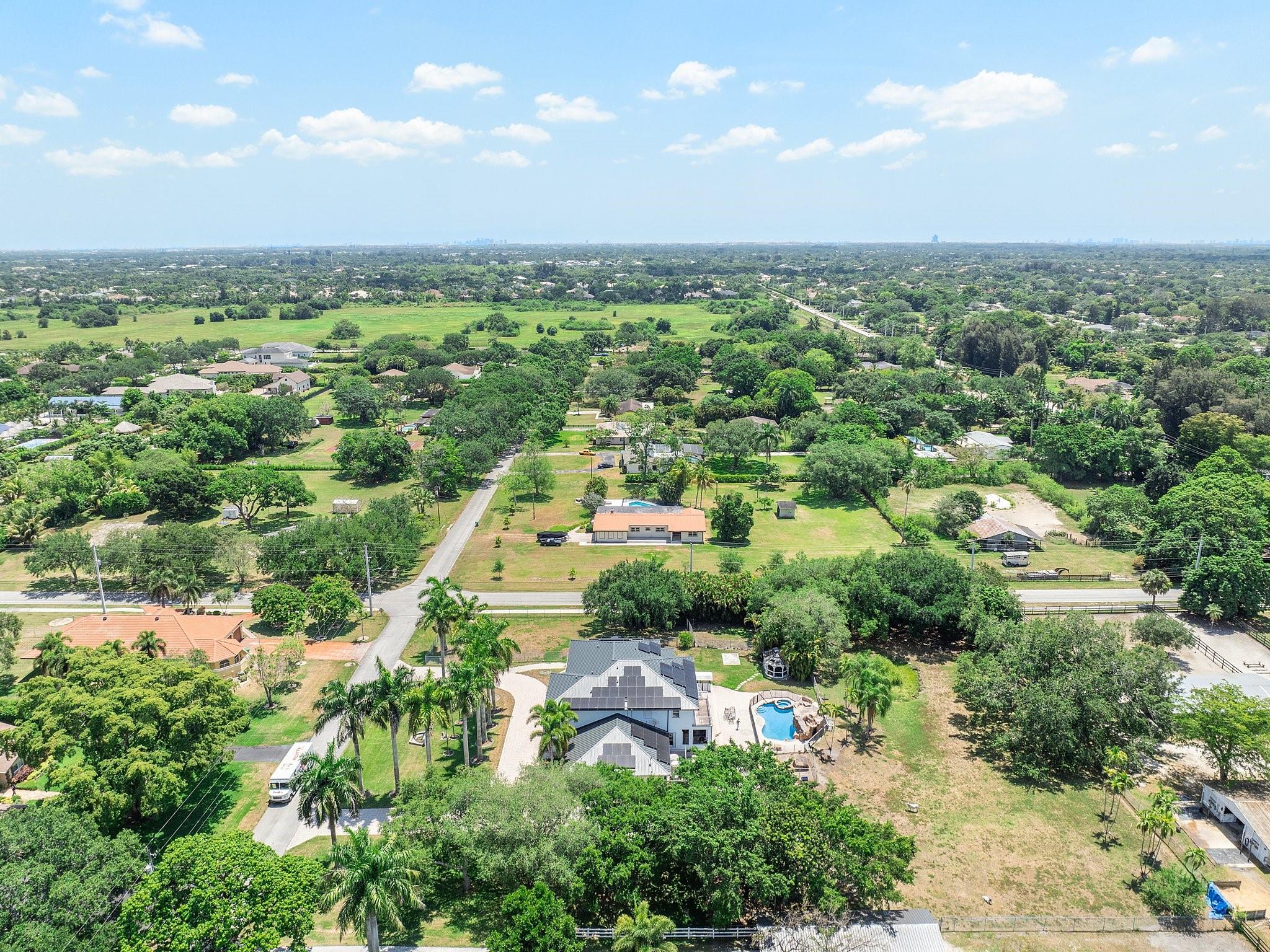 Shauna Leigh 155-23 B - Residential