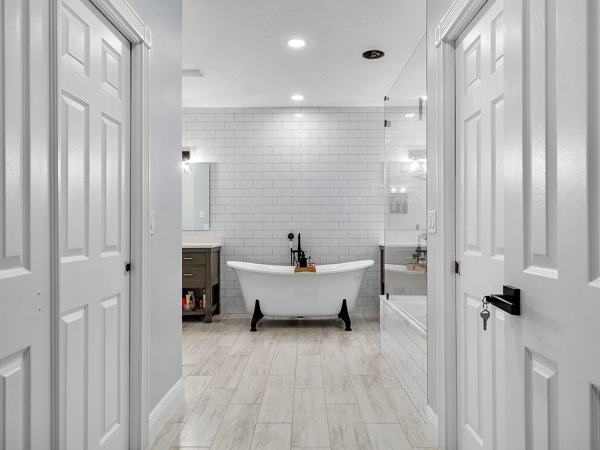 Shauna Leigh 155-23 B - Residential