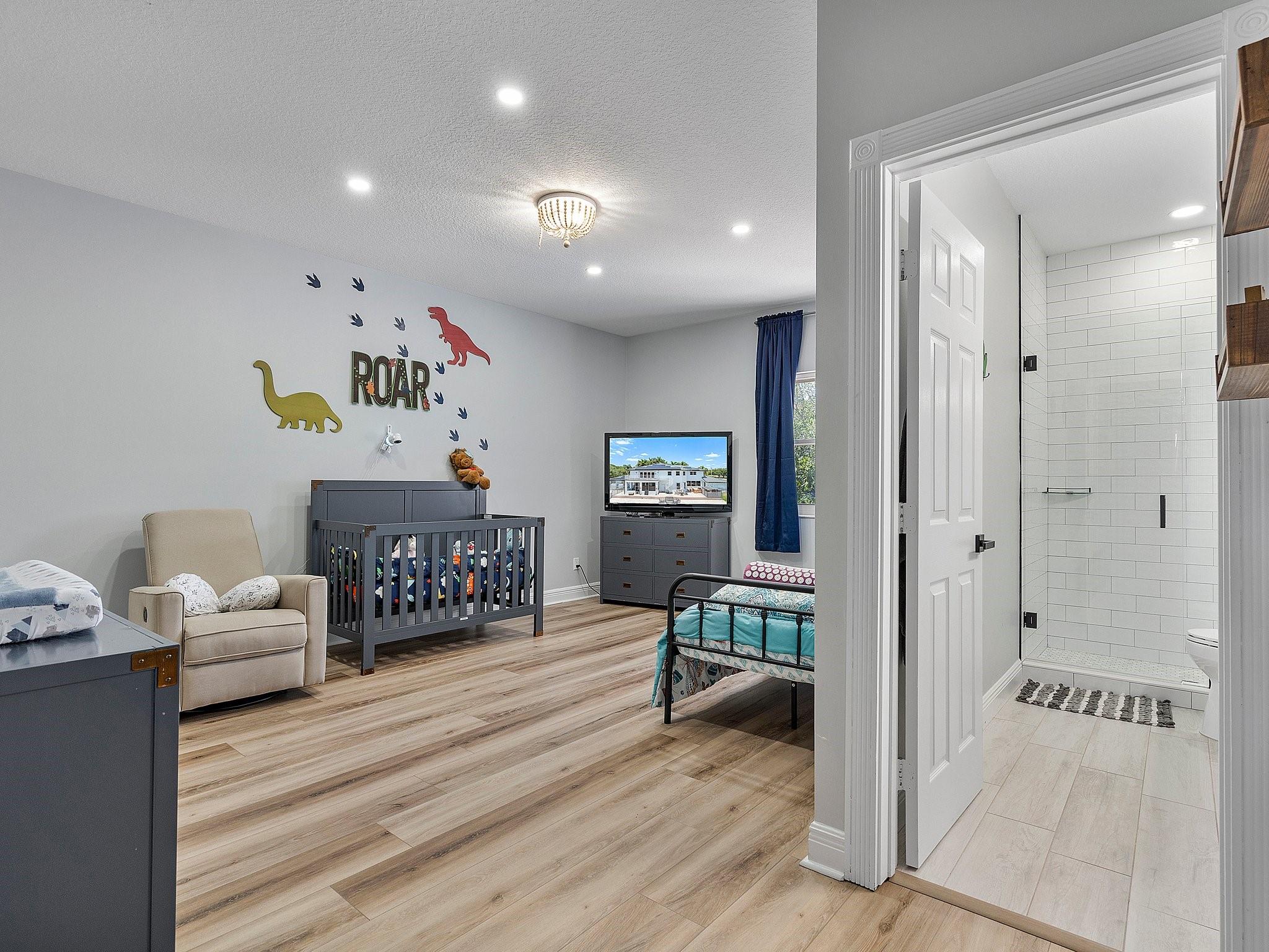 Shauna Leigh 155-23 B - Residential