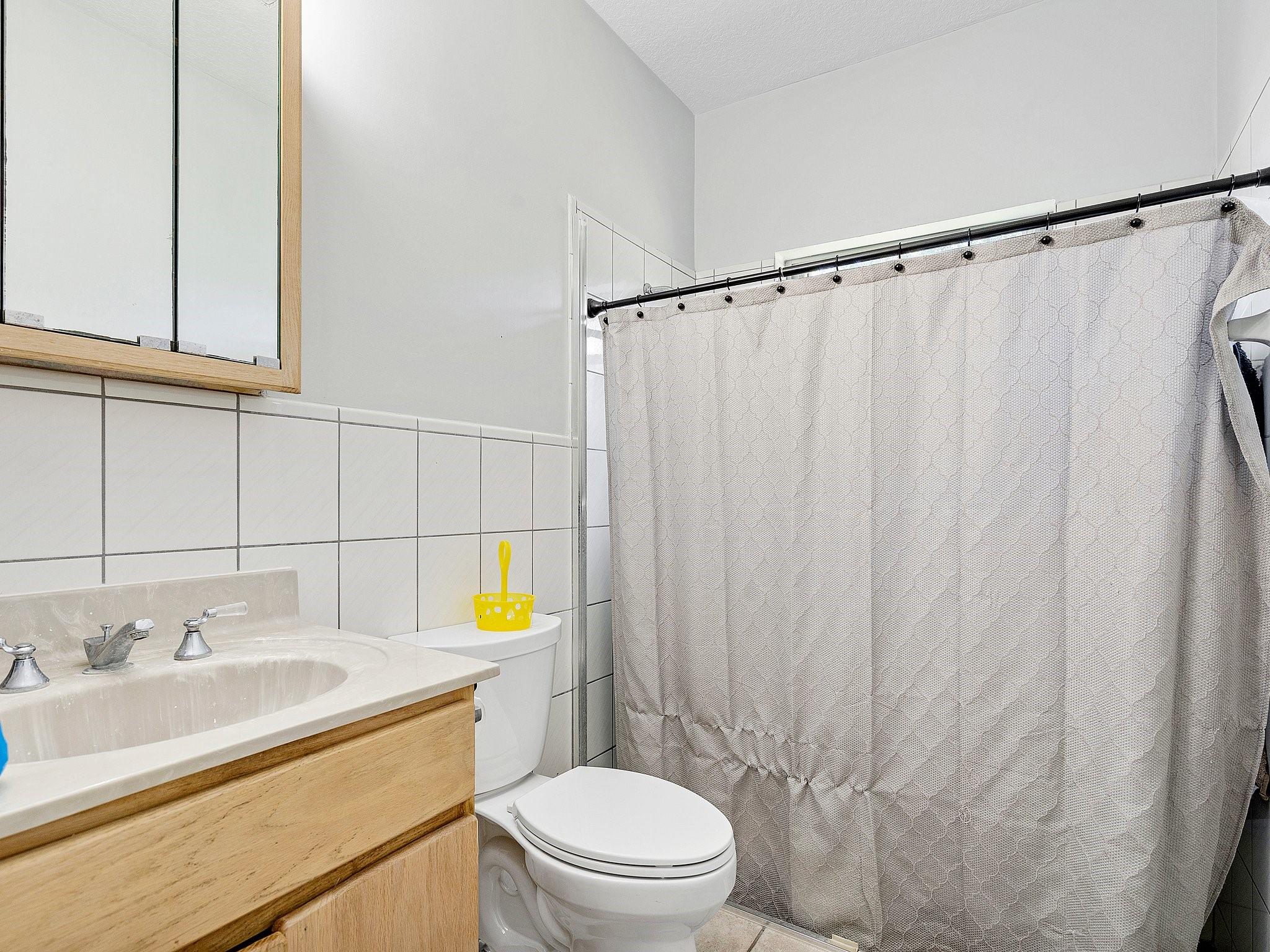 Shauna Leigh 155-23 B - Residential