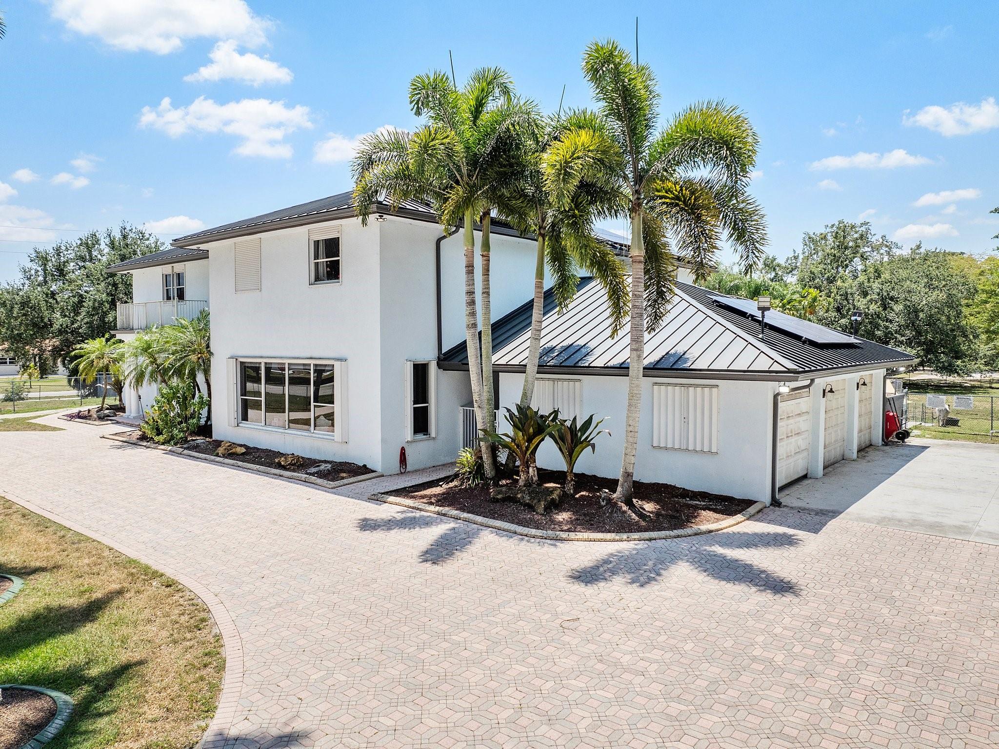 Shauna Leigh 155-23 B - Residential