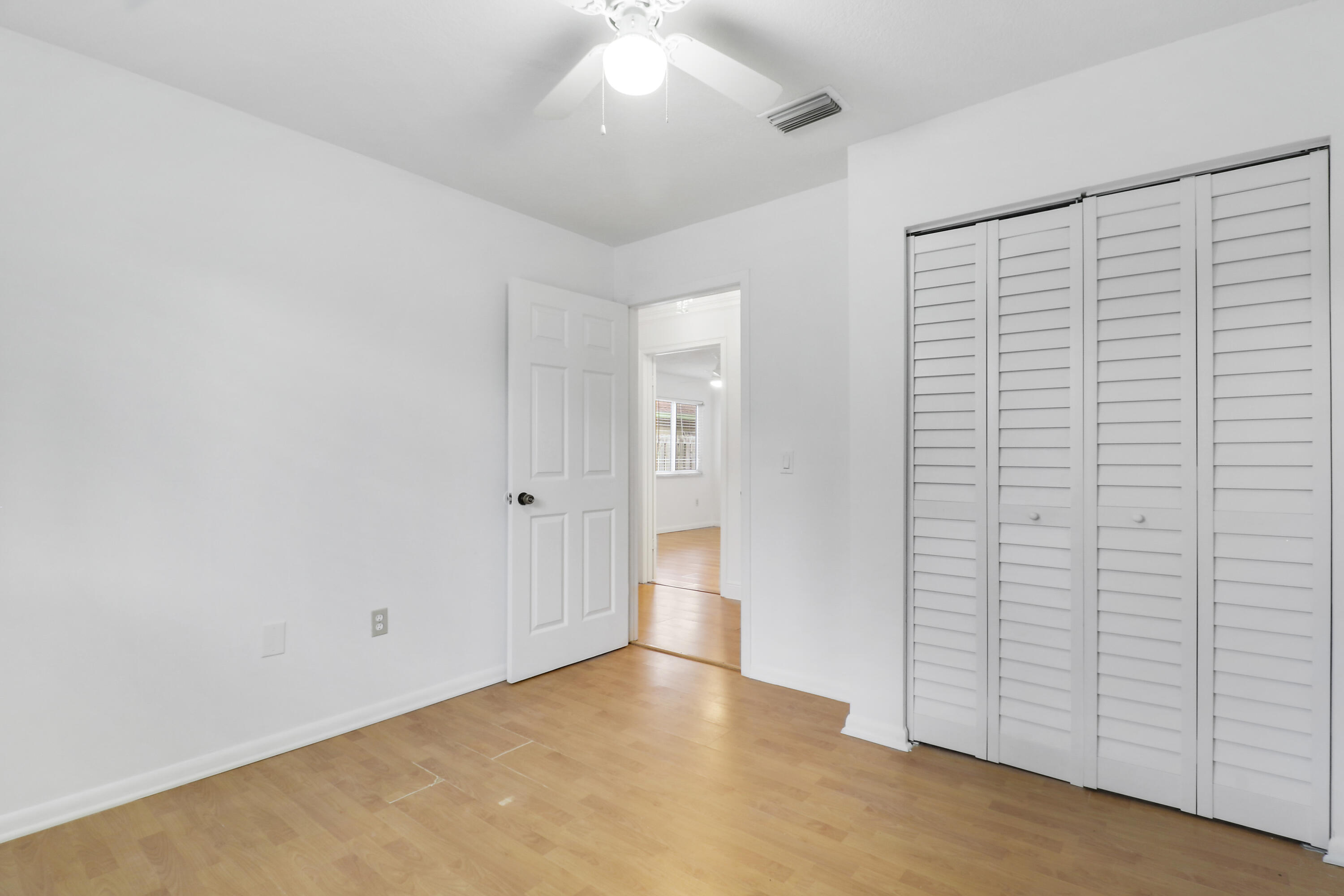 NORTH PALM BEACH HEIGHTS UNREC ON AM-45 - Residential Lease