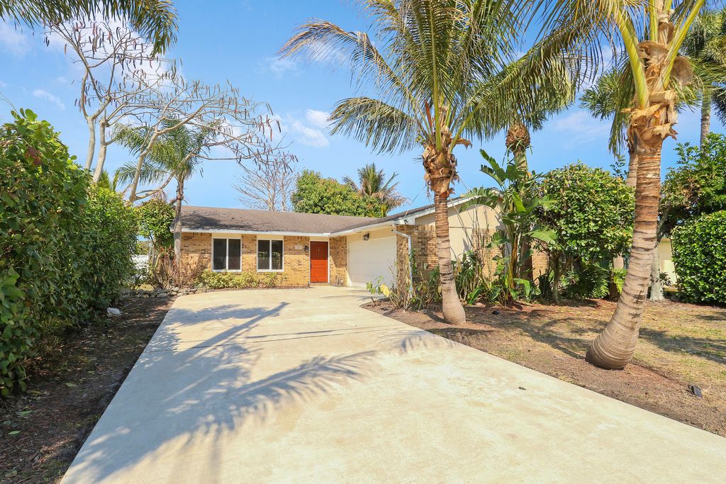 Photo of 6259 Garrett Street, Jupiter, FL 33458 (MLS # R11156451)