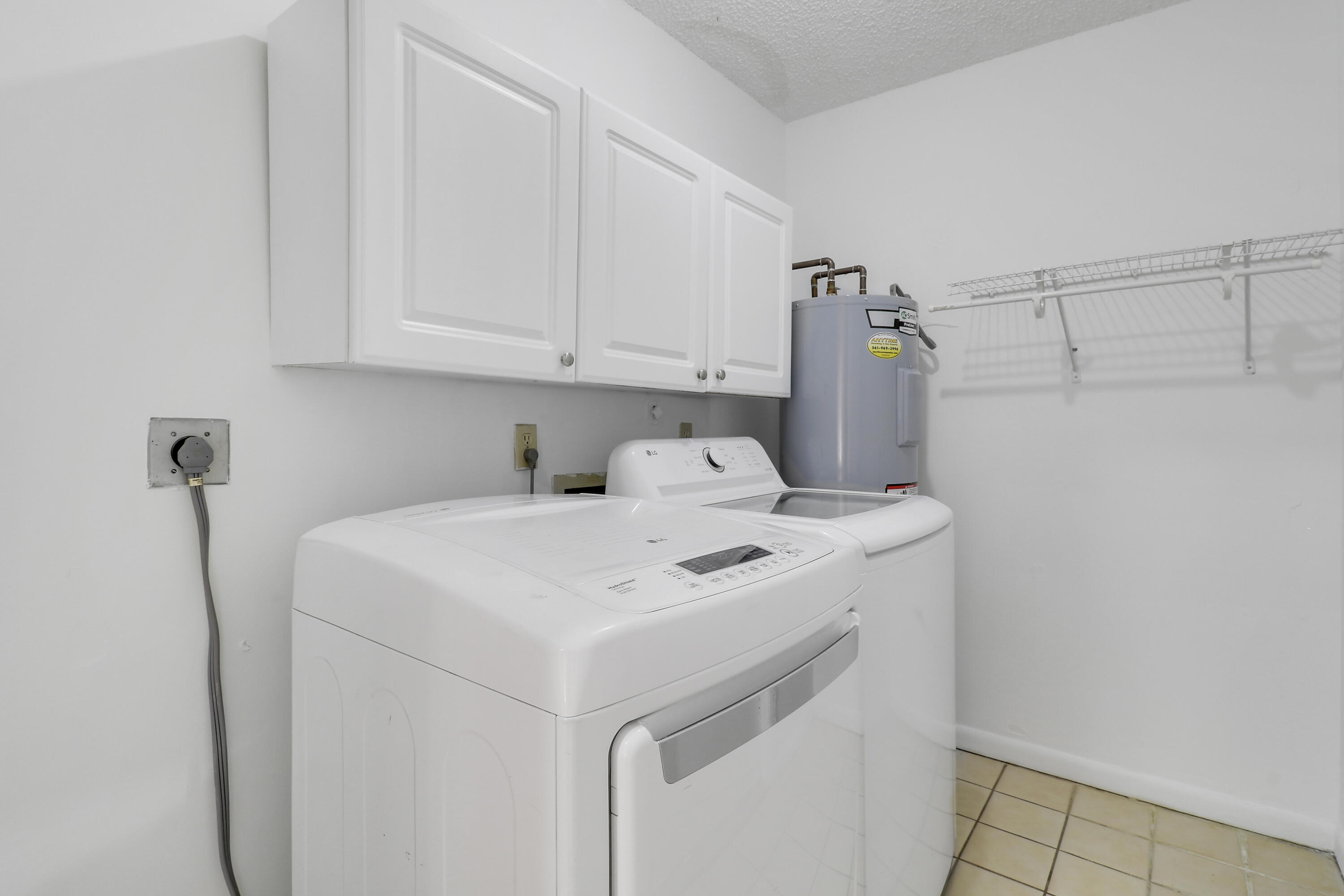 NORTH PALM BEACH HEIGHTS UNREC ON AM-45 - Residential Lease