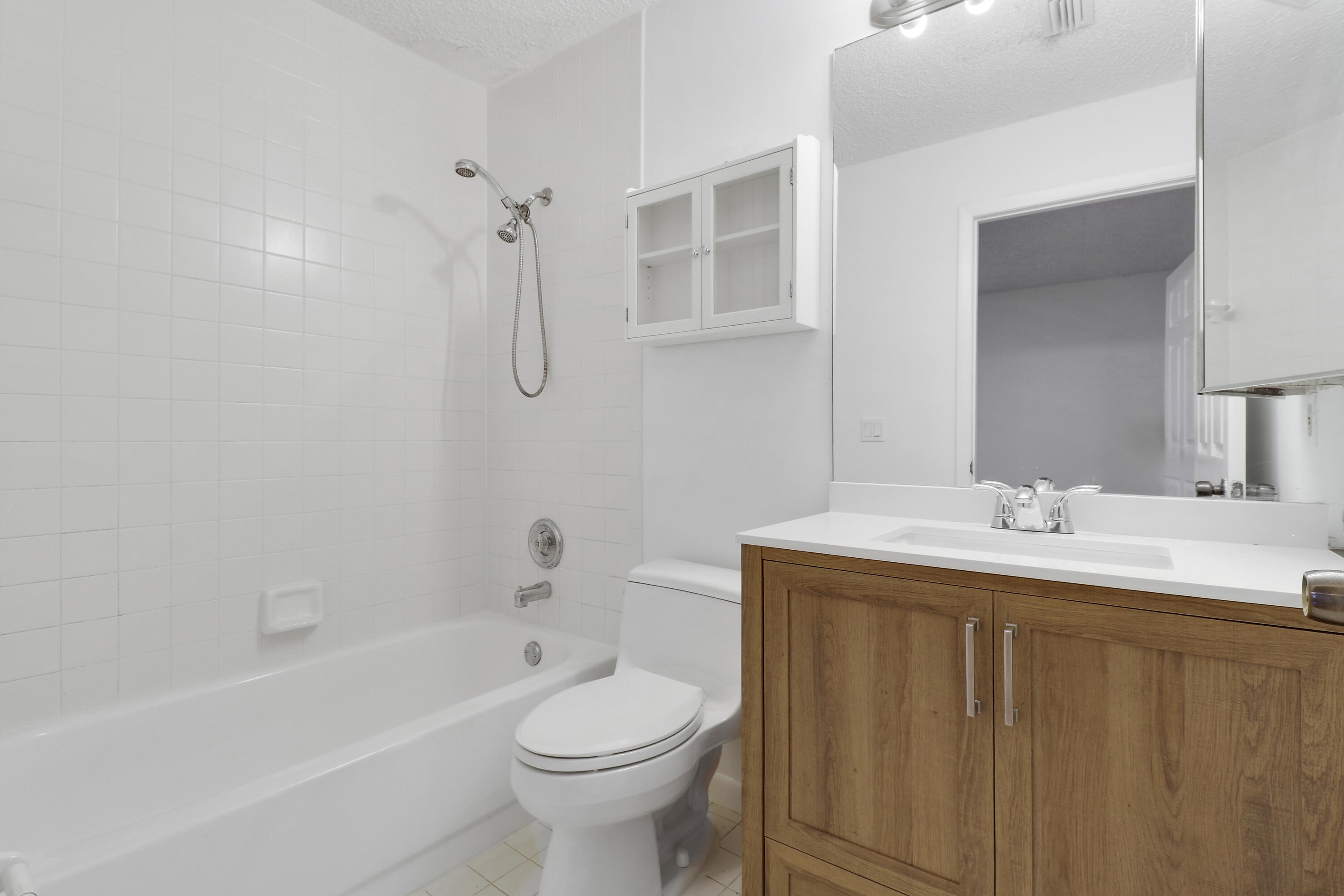 NORTH PALM BEACH HEIGHTS UNREC ON AM-45 - Residential Lease