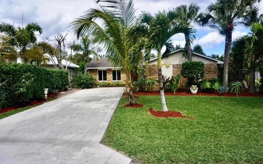 Photo of 6259 Garrett Street, Jupiter, FL 33458 (MLS # R11156451)