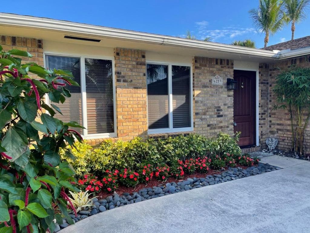 Photo of 6259 Garrett Street, Jupiter, FL 33458 (MLS # R11156451)