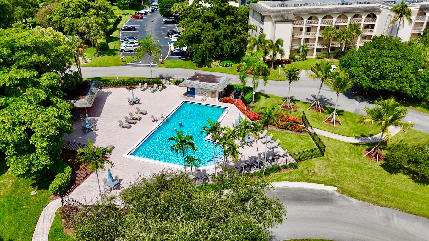 MARTINIQUE VILLAGE II D CONDO - Residential