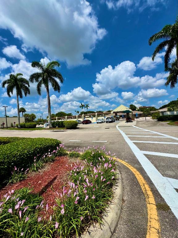 MARTINIQUE VILLAGE II D CONDO - Residential