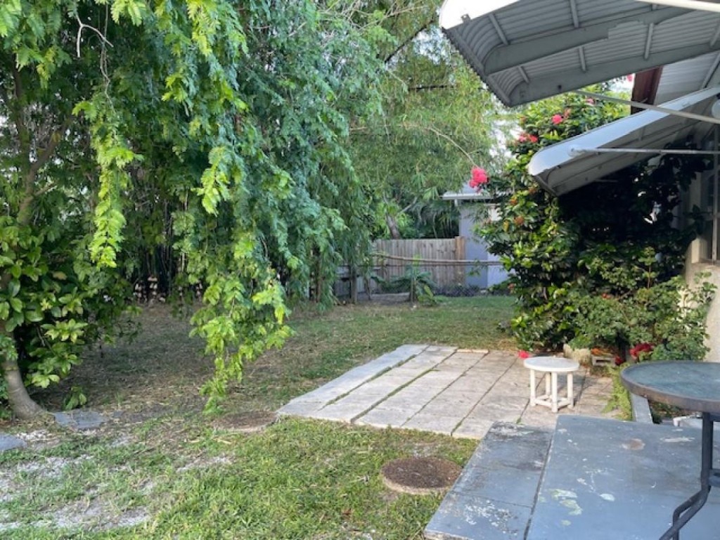 Hollywood Park 4-19 B - Residential Lease