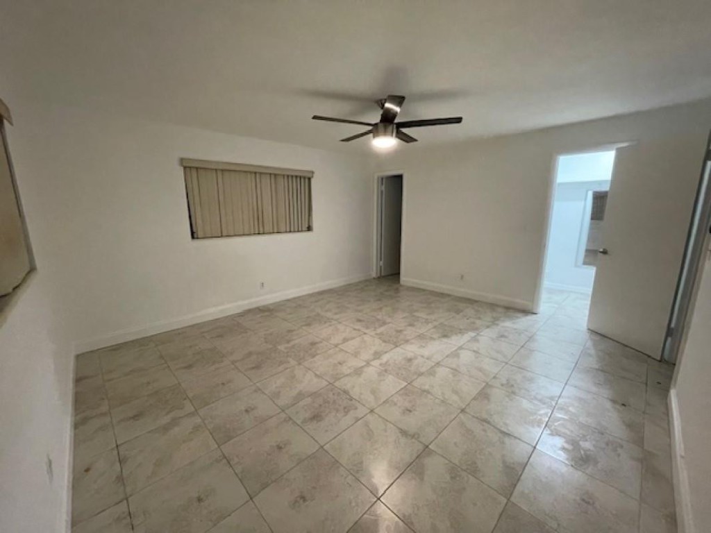 Hollywood Park 4-19 B - Residential Lease