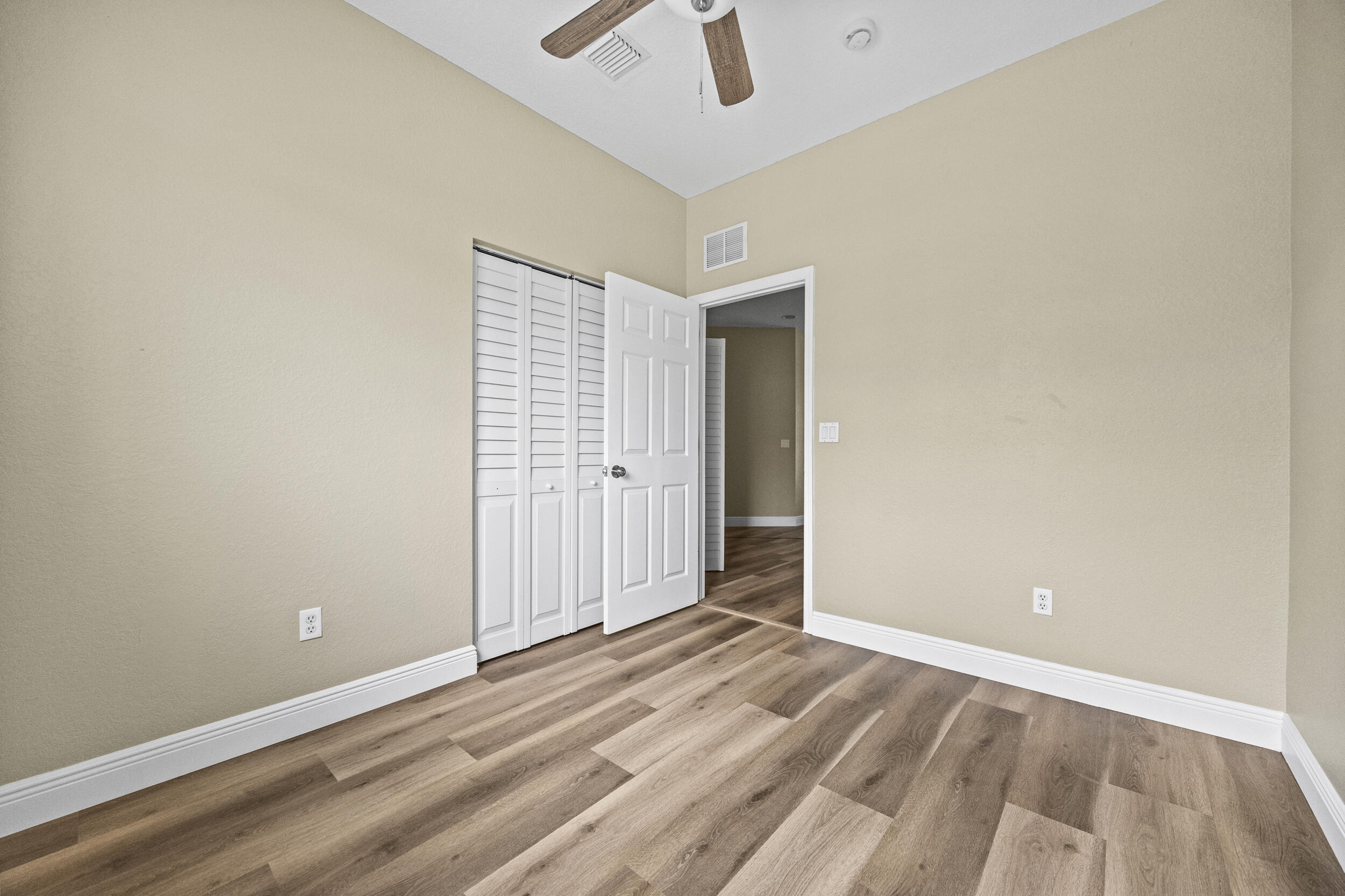 MARSH HARBOUR 52 CONDO - Residential