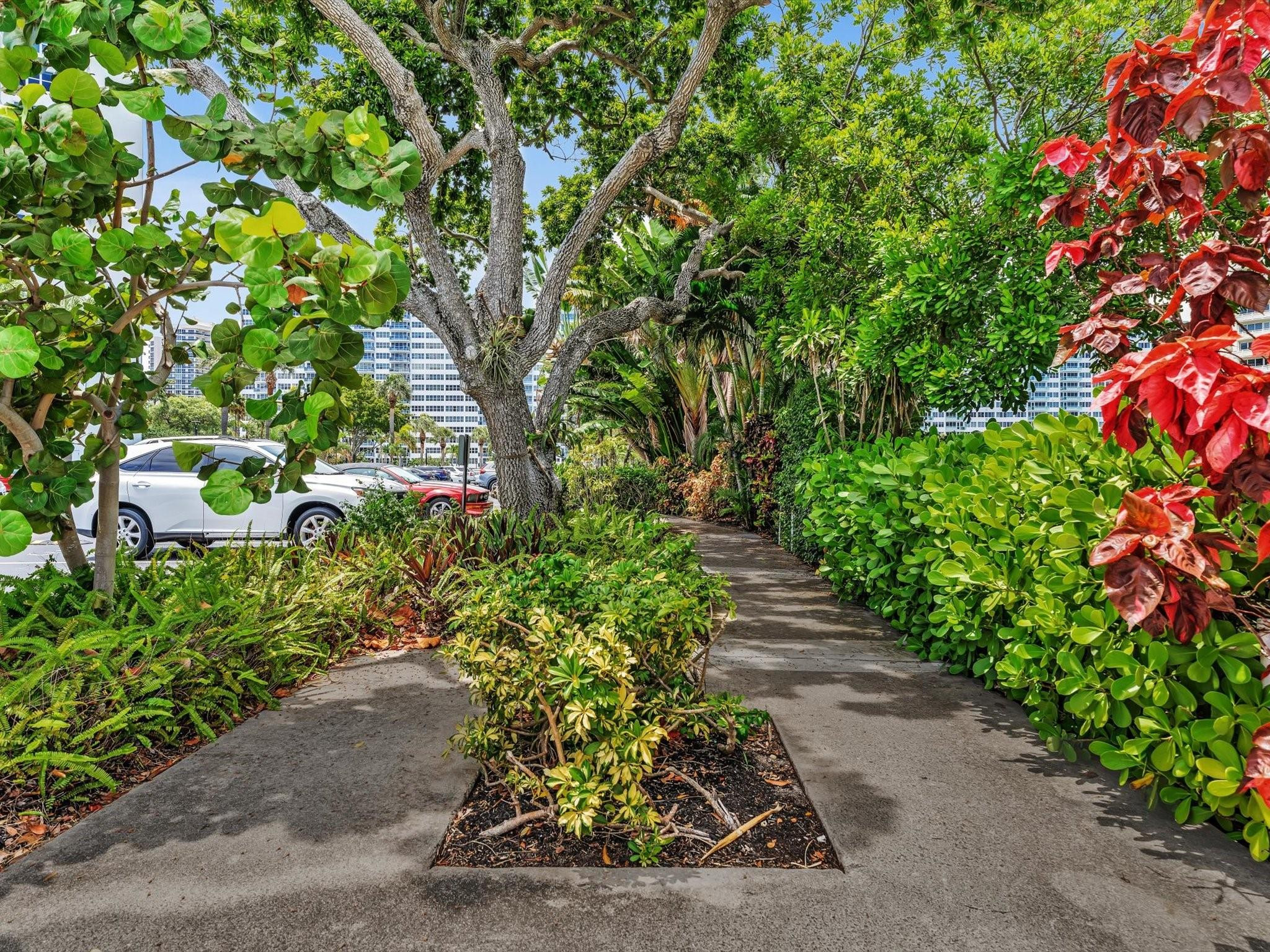 Coral Ridge Towers East - Residential