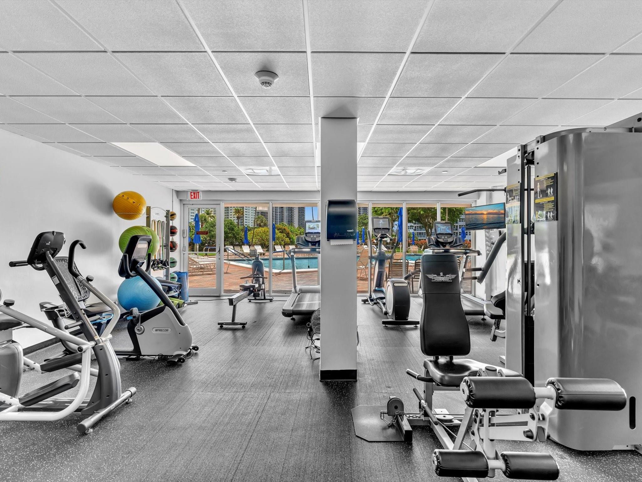 Coral Ridge Towers East - Residential