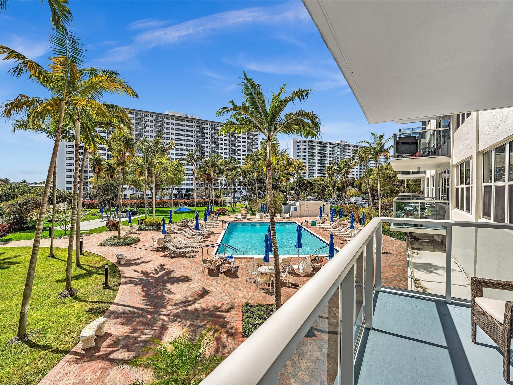 Coral Ridge Towers East - Residential