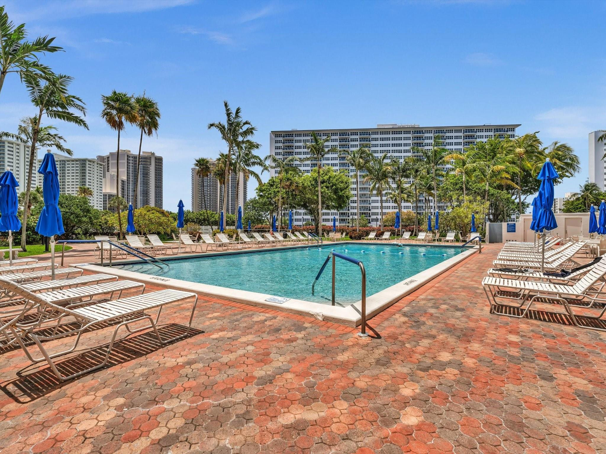 Coral Ridge Towers East - Residential