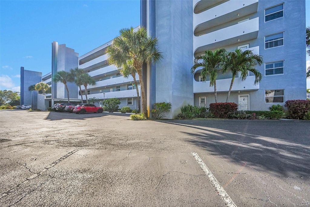 Photo of 6661 NW 2nd Avenue #304, Boca Raton, FL 33487 (MLS # F10542913)