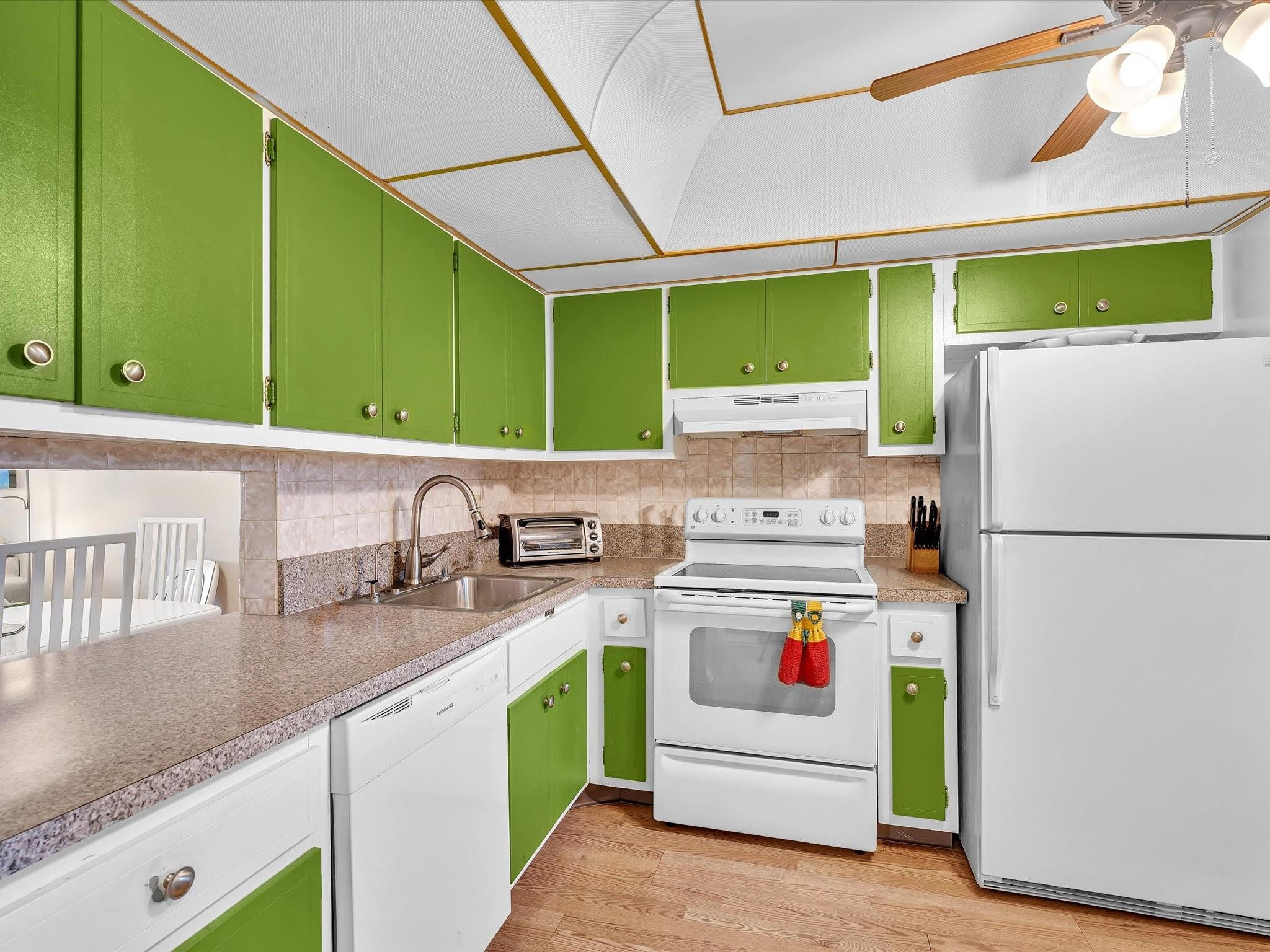 Lauderdale Oaks - Residential