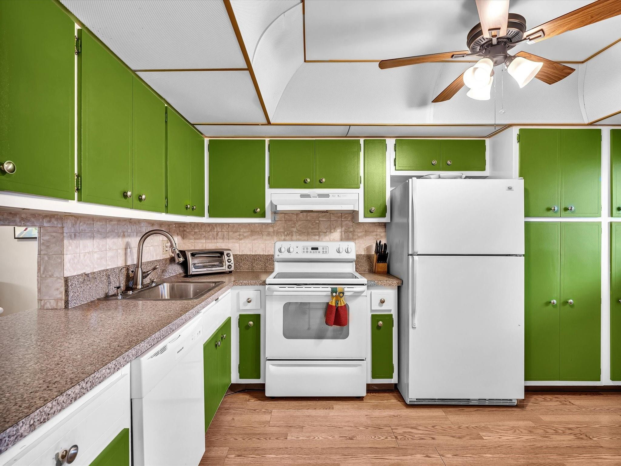 Lauderdale Oaks - Residential