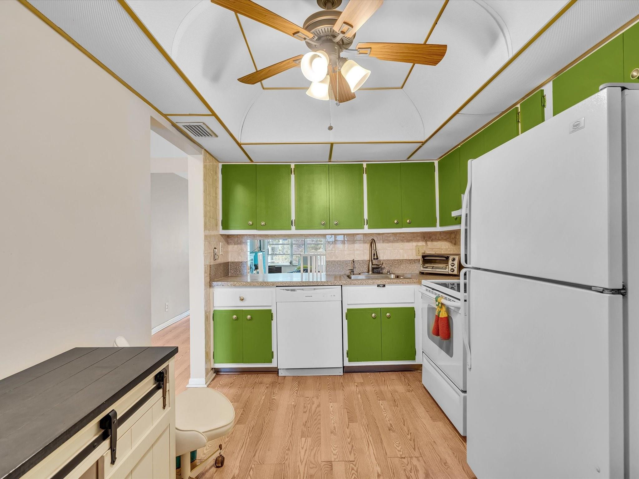 Lauderdale Oaks - Residential