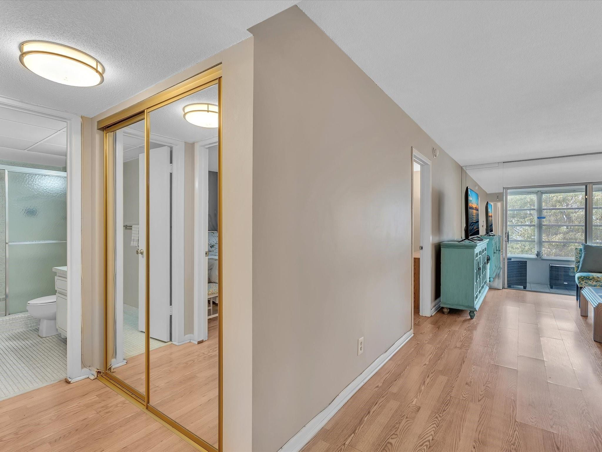 Lauderdale Oaks - Residential