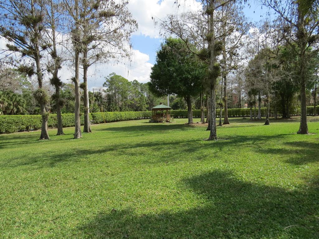 PADDOCK PARK 2 OF WELLINGTON - Residential