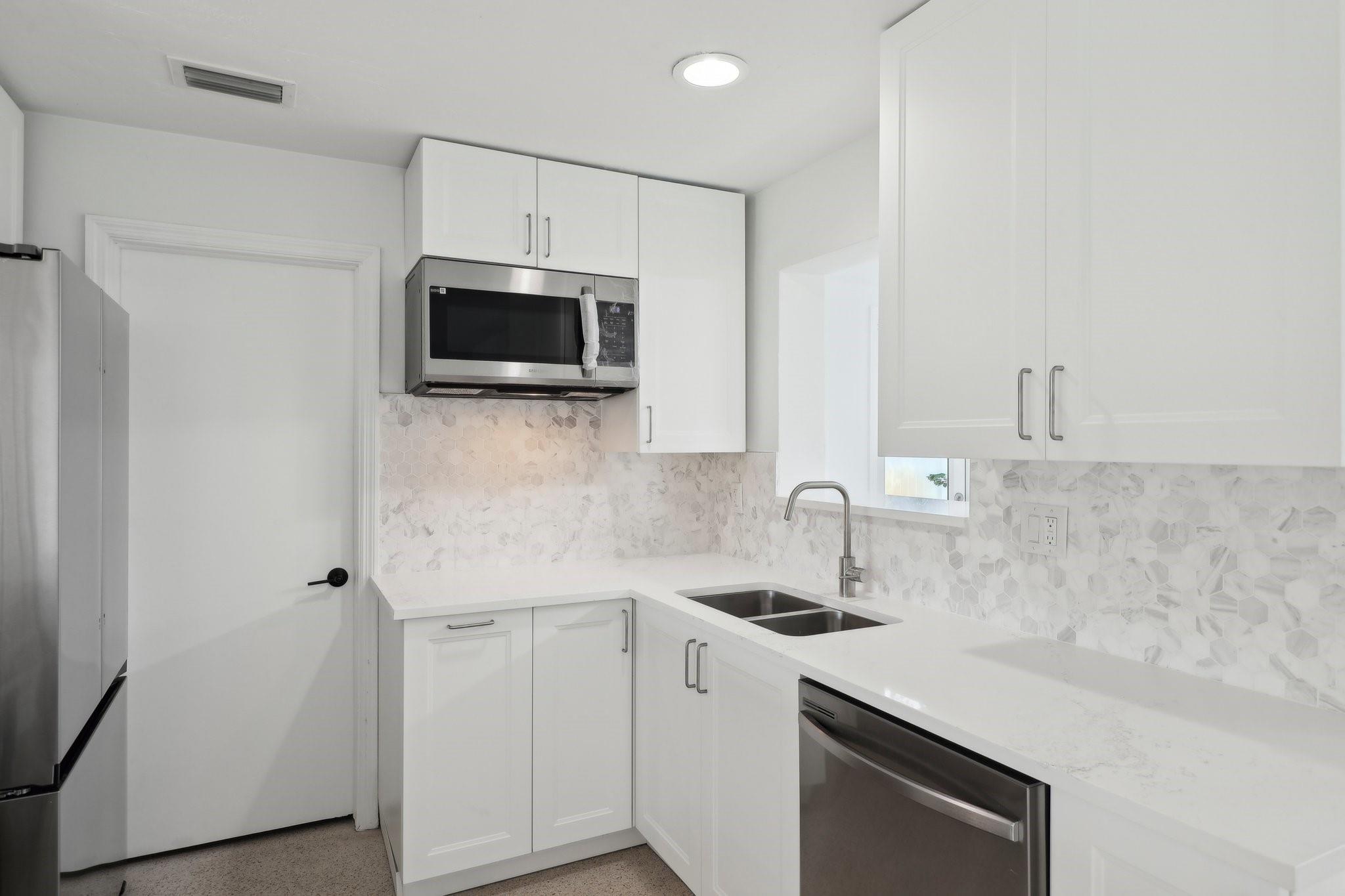 1547 NE 39th St