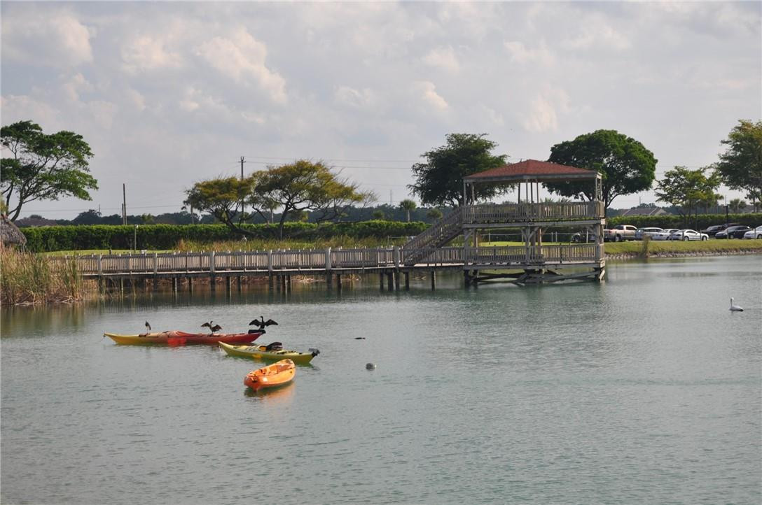 Lake Emerald Condominiums - Residential