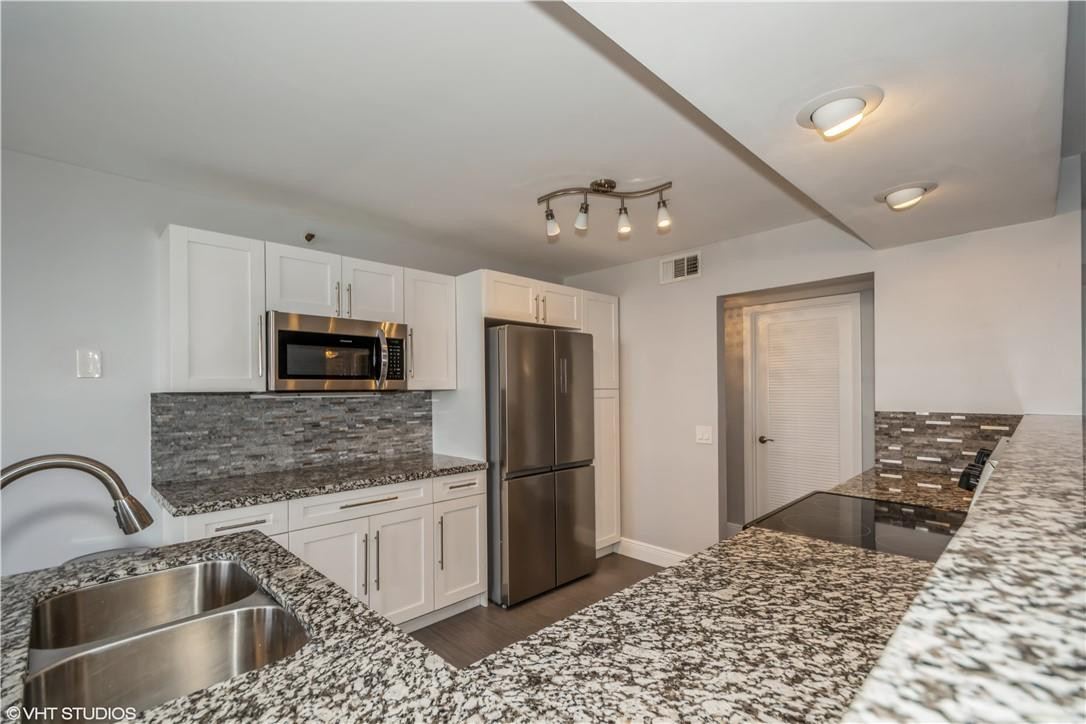 Lake Emerald Condominiums - Residential