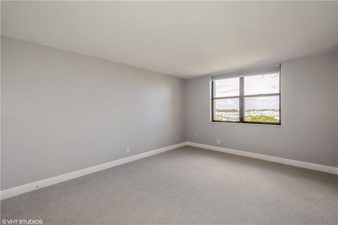 Lake Emerald Condominiums - Residential