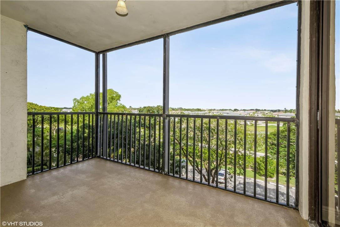 Lake Emerald Condominiums - Residential