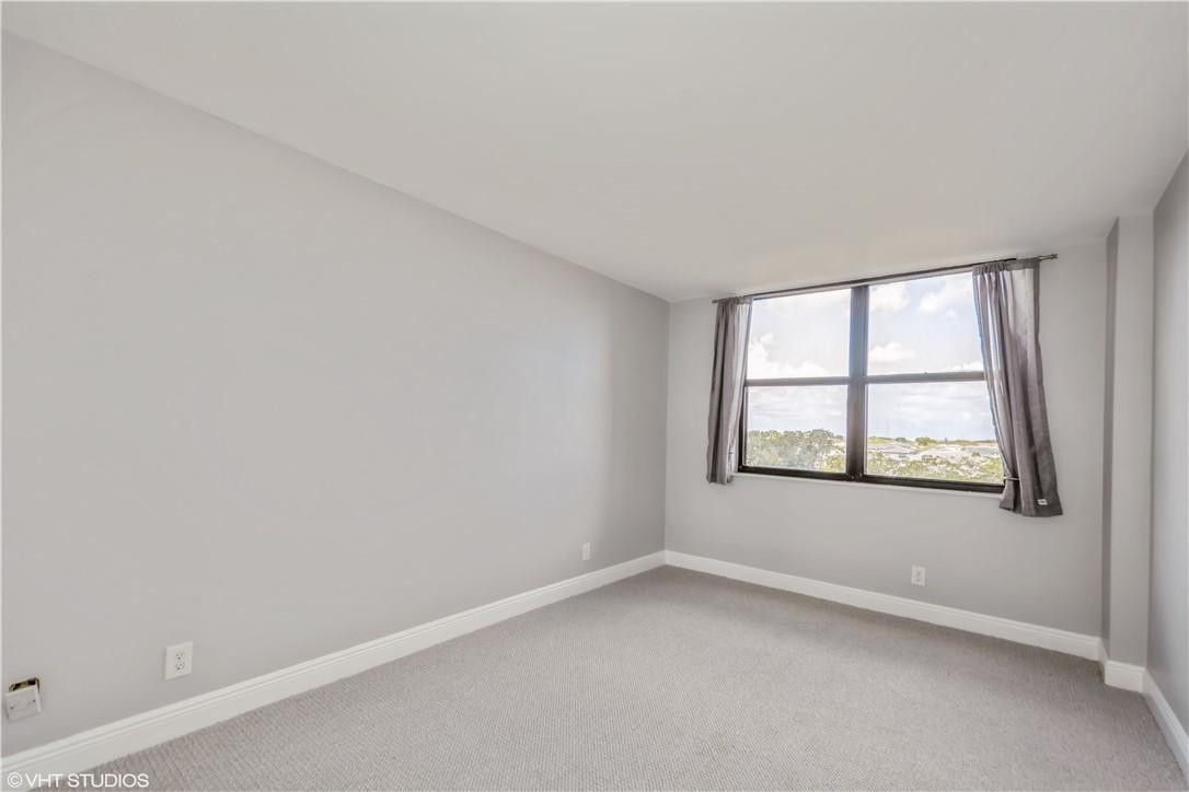 Lake Emerald Condominiums - Residential