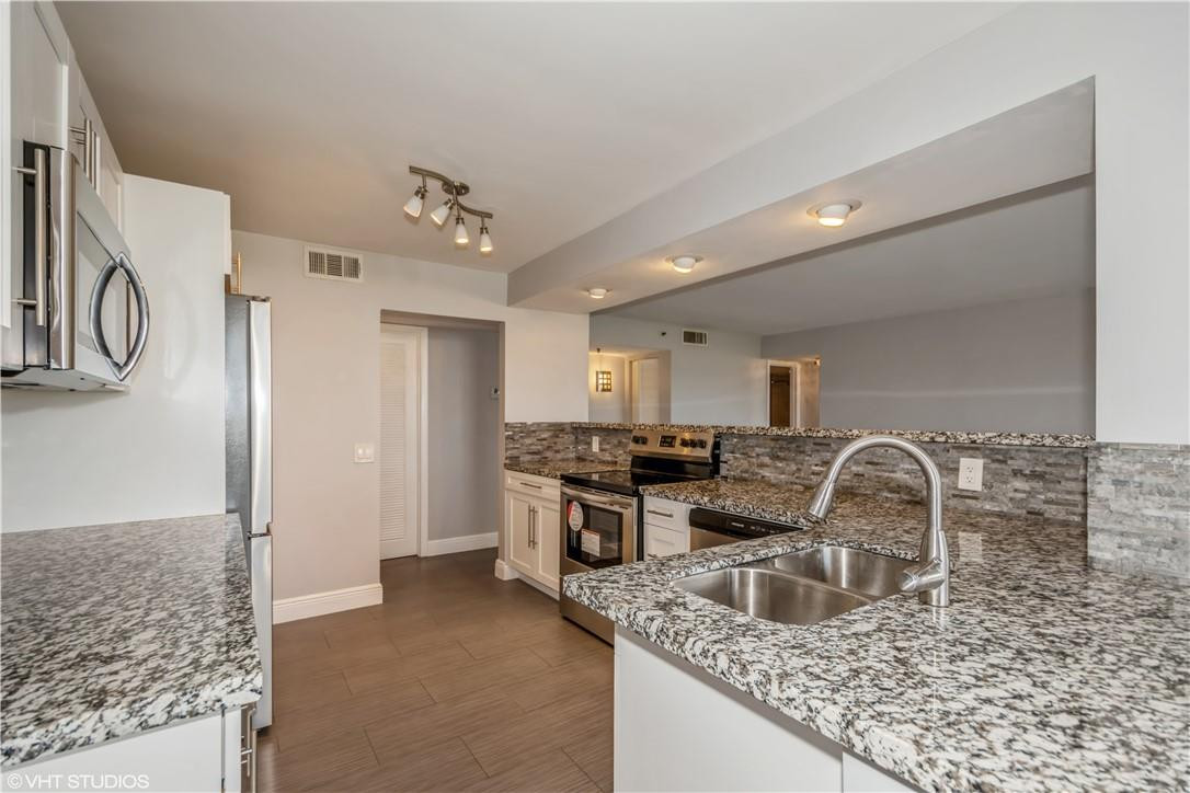 Lake Emerald Condominiums - Residential