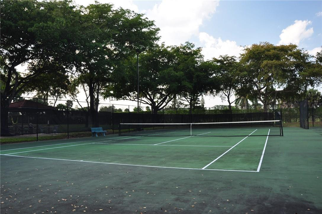 Lake Emerald Condominiums - Residential