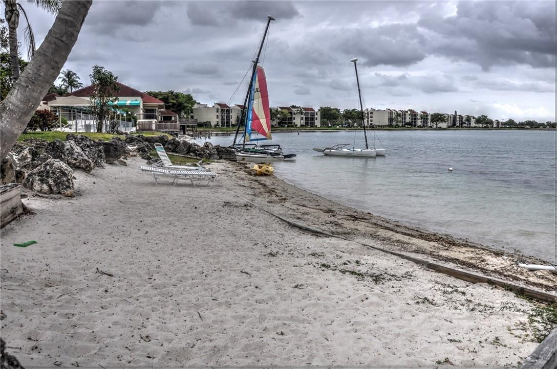 Lake Emerald Condominiums - Residential